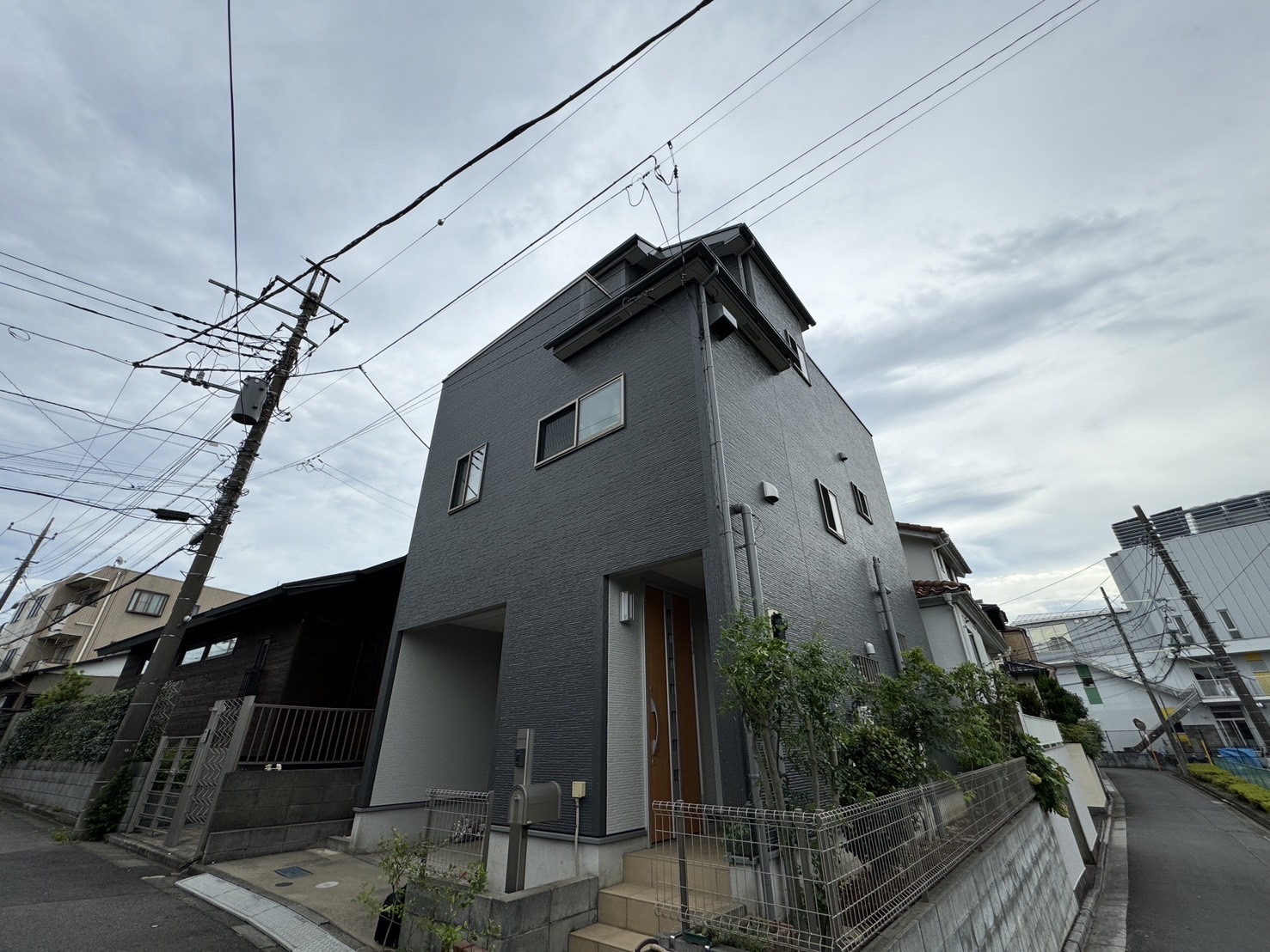 朝霞市　T邸　外壁屋根塗装工事