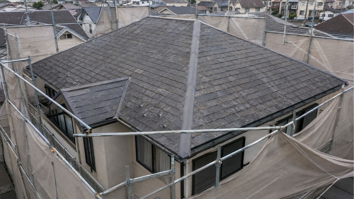 屋根塗装の㎡単価は塗装面積と工程で見る